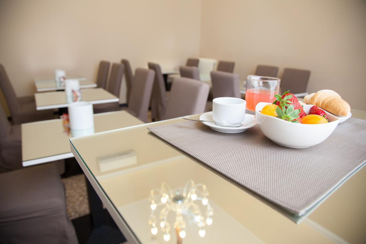 Hotel Twenty Nine Генуя Екстер'єр фото
