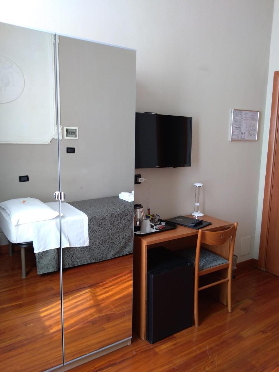 Hotel Twenty Nine Генуя Екстер'єр фото