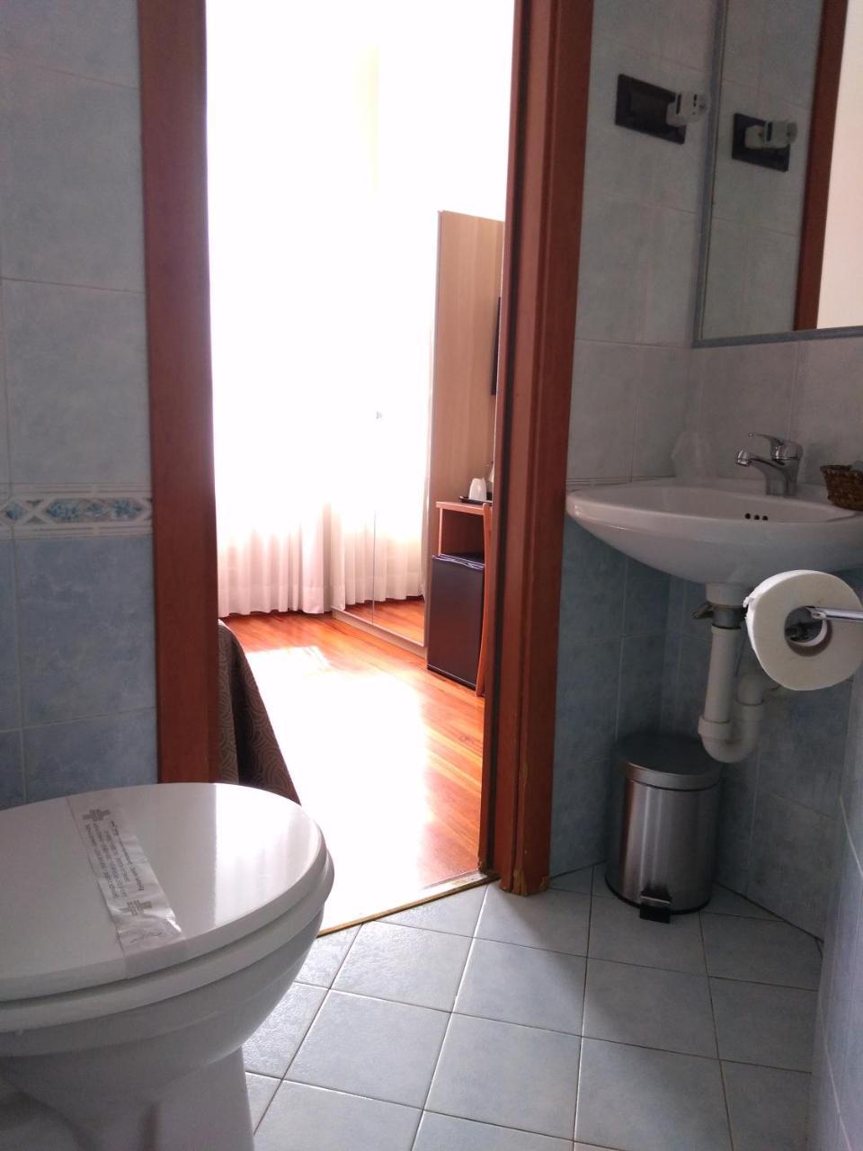 Hotel Twenty Nine Генуя Екстер'єр фото
